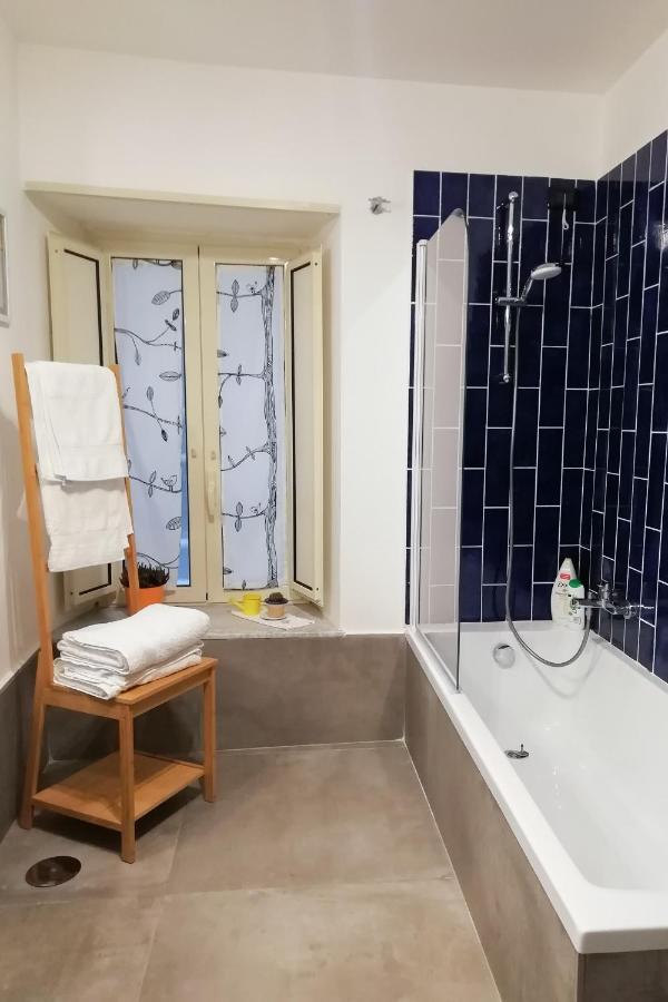 La Casa Del Nespolo, 2 Terrazzi E 2 Bagni In Centro Apartment Napoli Ngoại thất bức ảnh