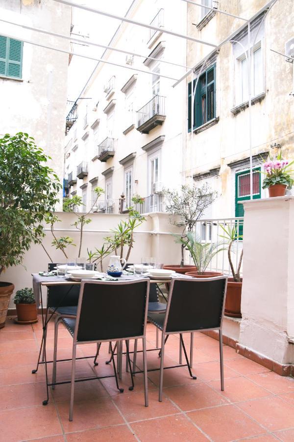 La Casa Del Nespolo, 2 Terrazzi E 2 Bagni In Centro Apartment Napoli Ngoại thất bức ảnh